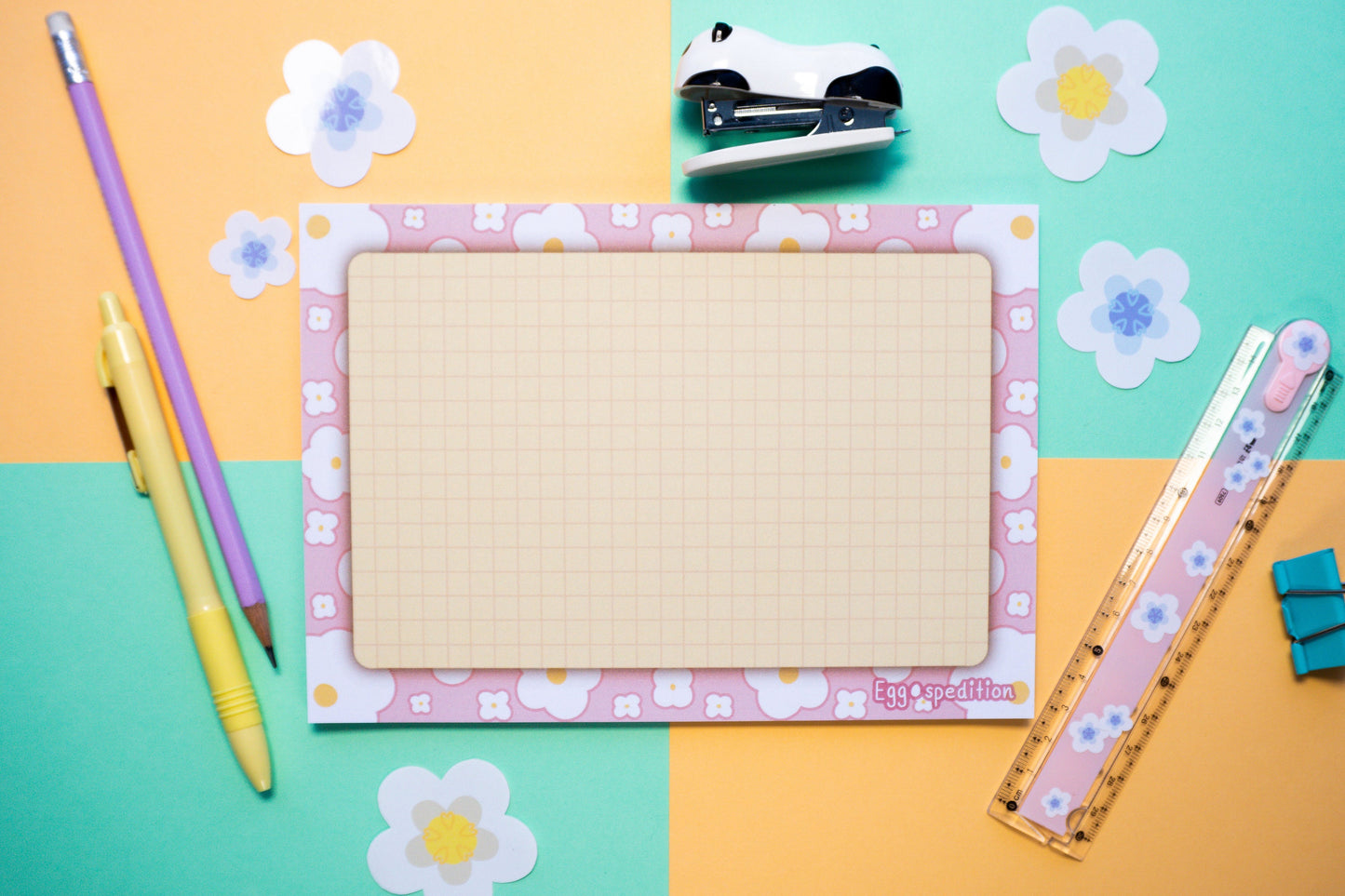 Daisy Field Square Grid Desk Memopad Landscape/Portrait