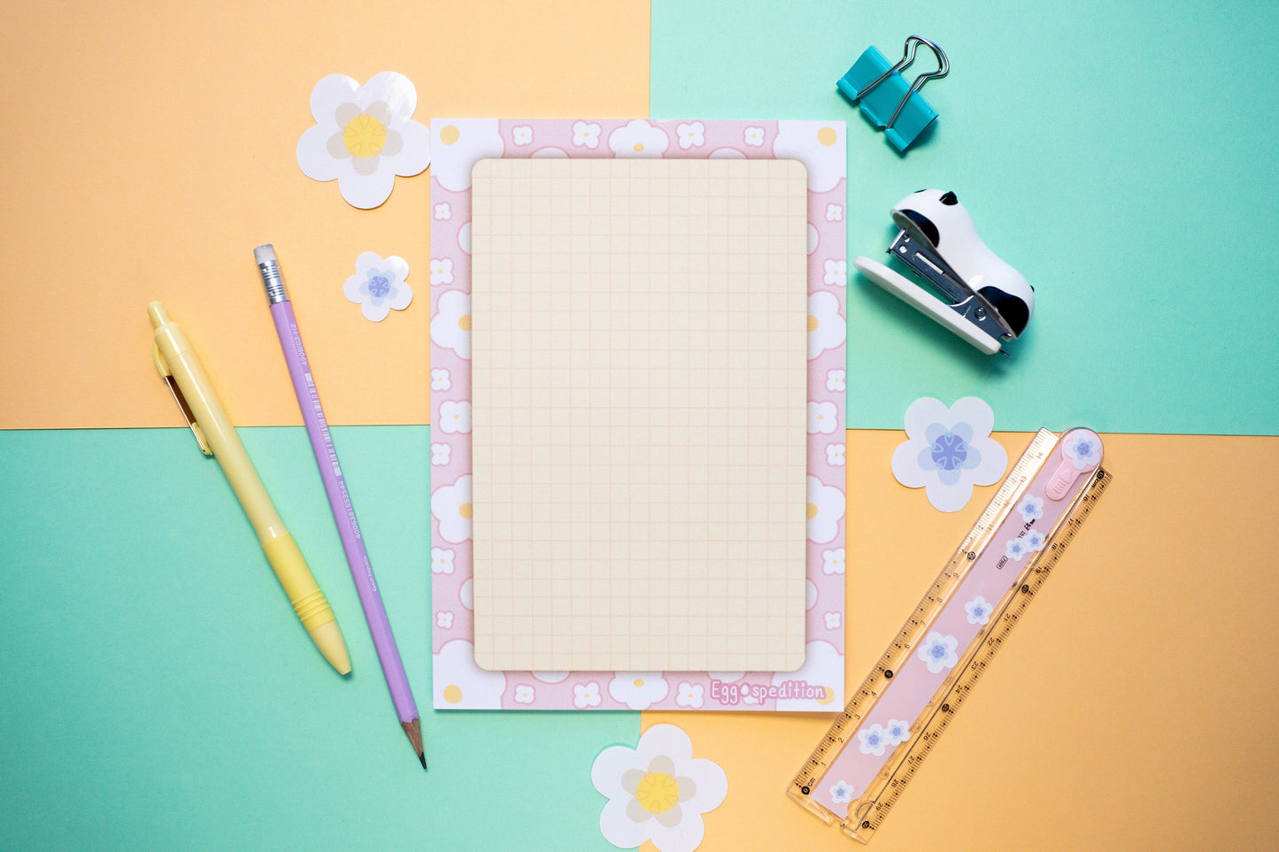 Daisy Field Square Grid Desk Memopad Landscape/Portrait