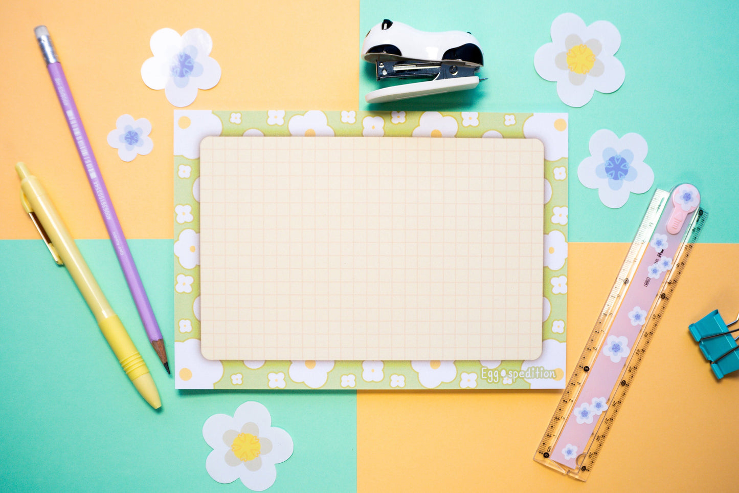 Daisy Field Square Grid Desk Memopad Landscape/Portrait