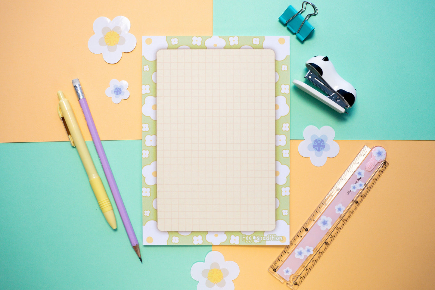 Daisy Field Square Grid Desk Memopad Landscape/Portrait