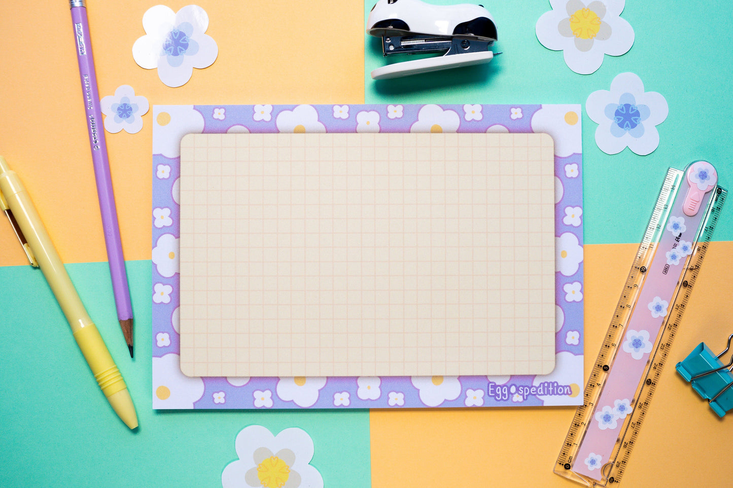 Daisy Field Square Grid Desk Memopad Landscape/Portrait