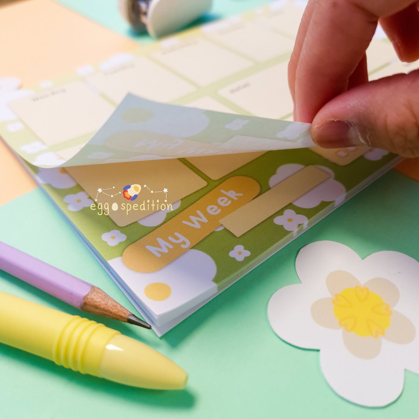 Daisy Explosion Gradient Week Planner Pad